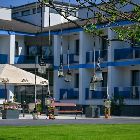 Nn Boutique Hotel Tiszaújváros Exteriér fotografie