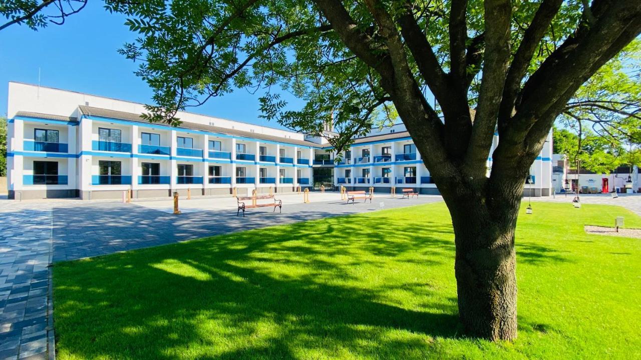 Nn Boutique Hotel Tiszaújváros Exteriér fotografie