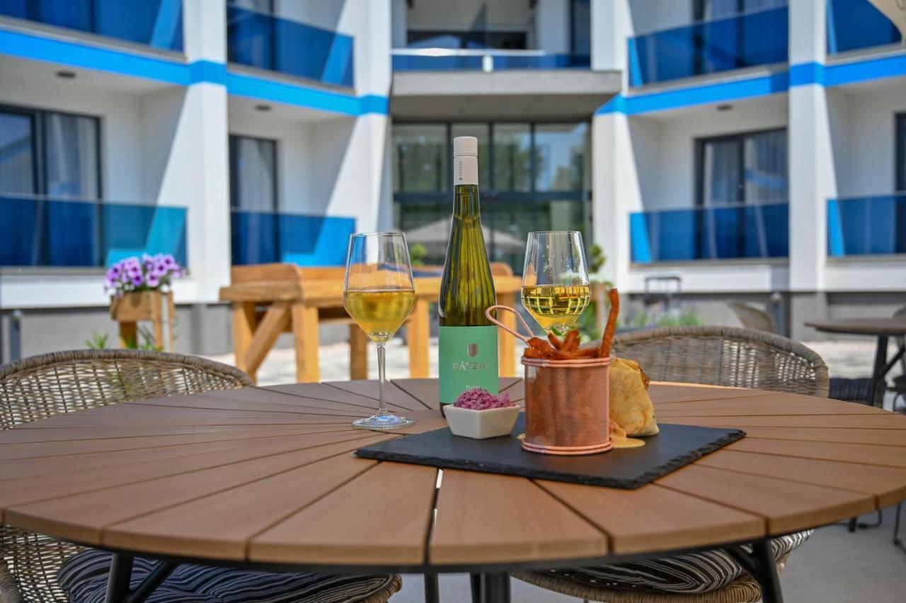 Nn Boutique Hotel Tiszaújváros Exteriér fotografie