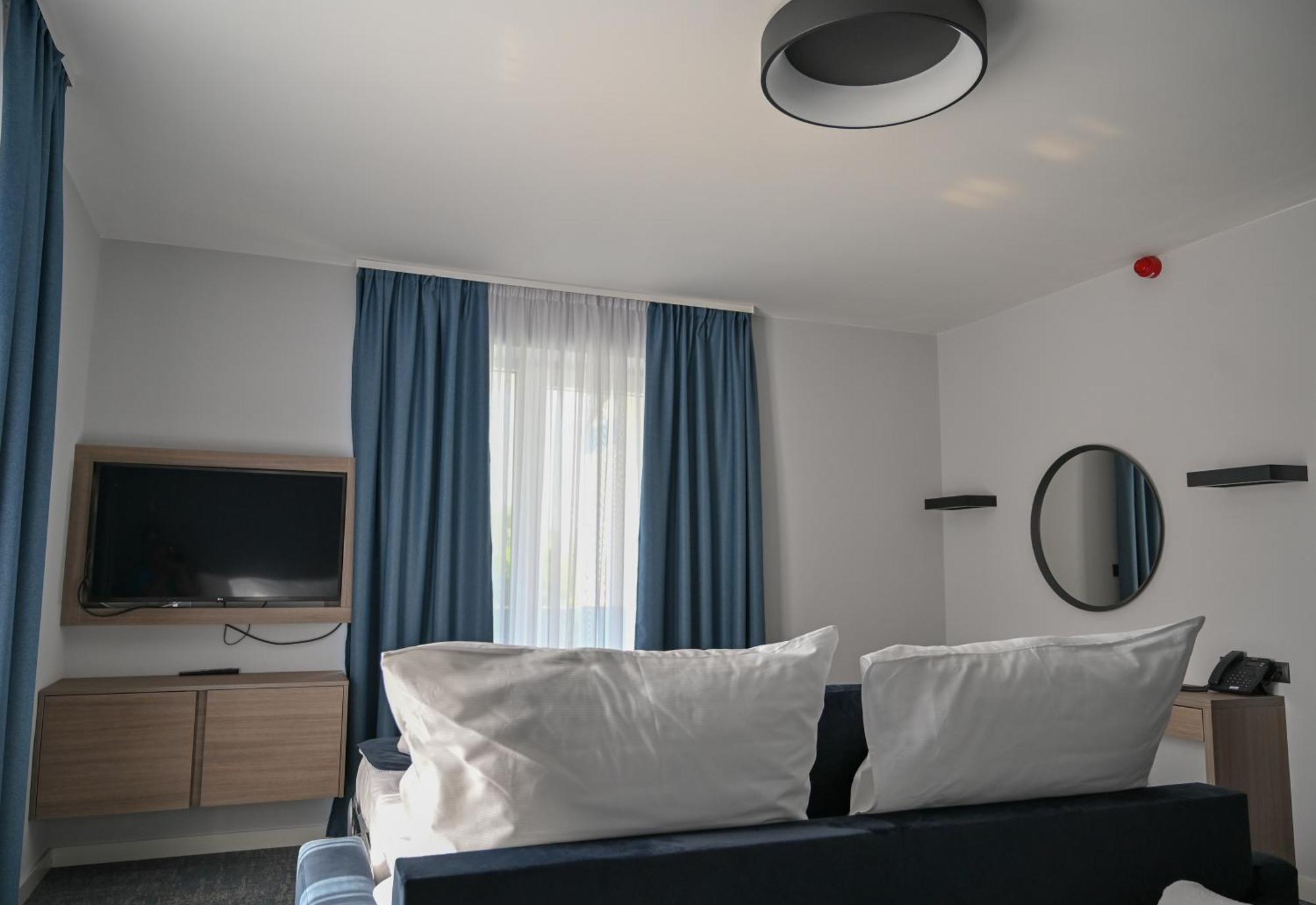 Nn Boutique Hotel Tiszaújváros Exteriér fotografie