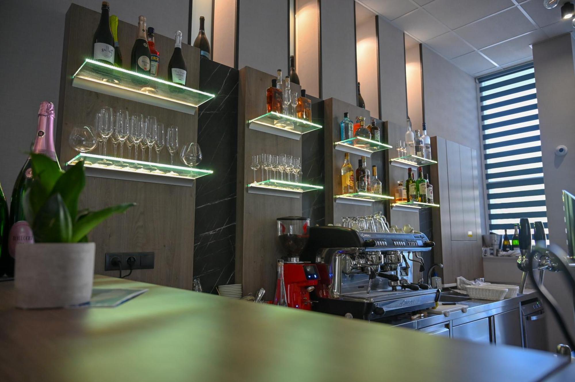 Nn Boutique Hotel Tiszaújváros Exteriér fotografie