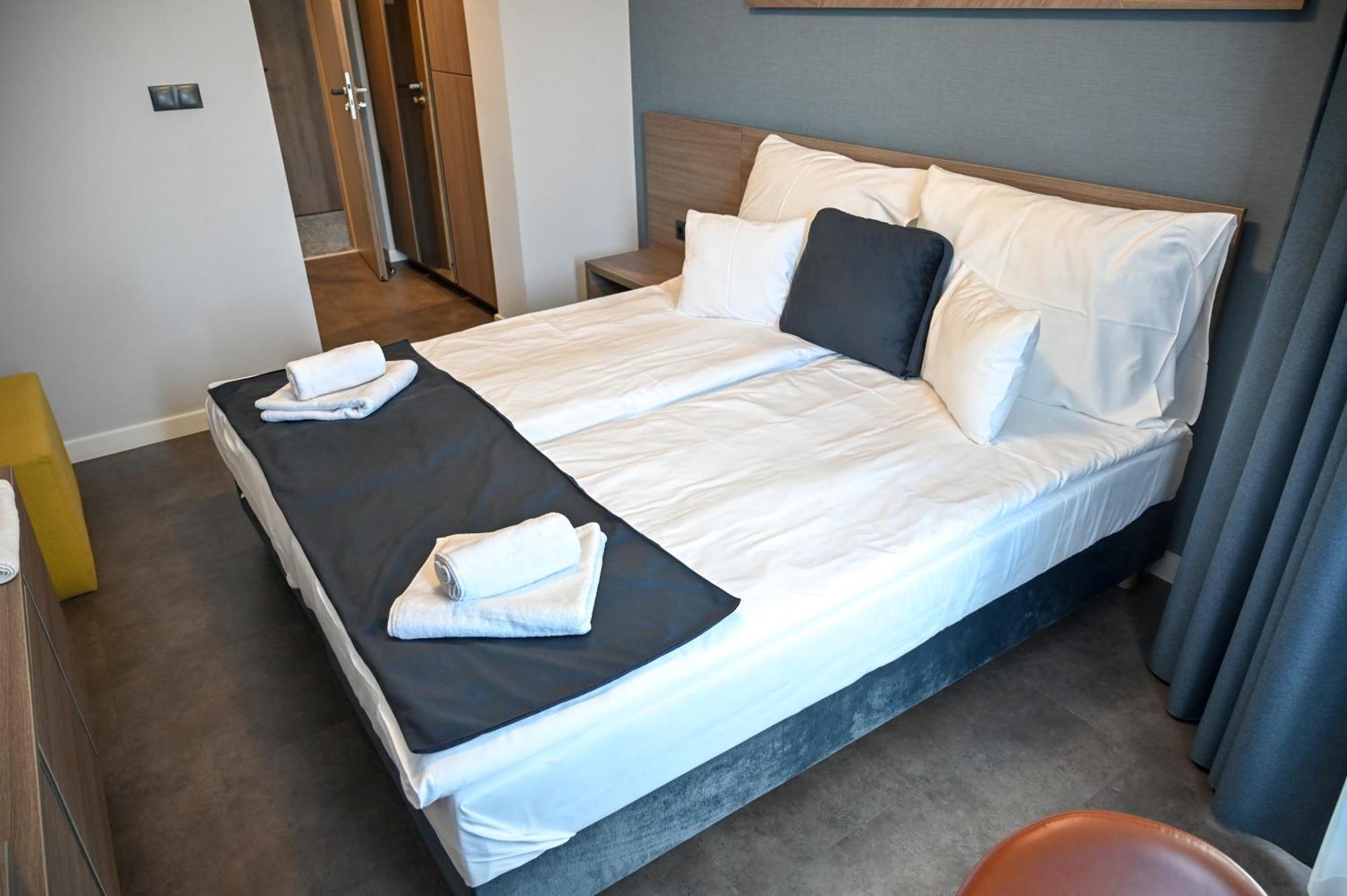 Nn Boutique Hotel Tiszaújváros Exteriér fotografie