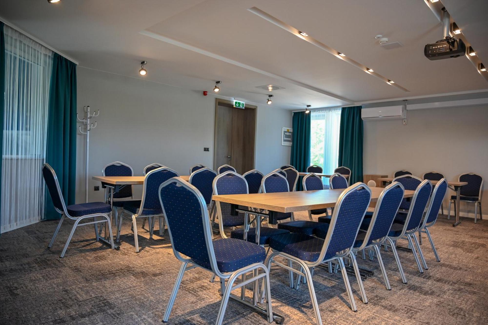 Nn Boutique Hotel Tiszaújváros Exteriér fotografie