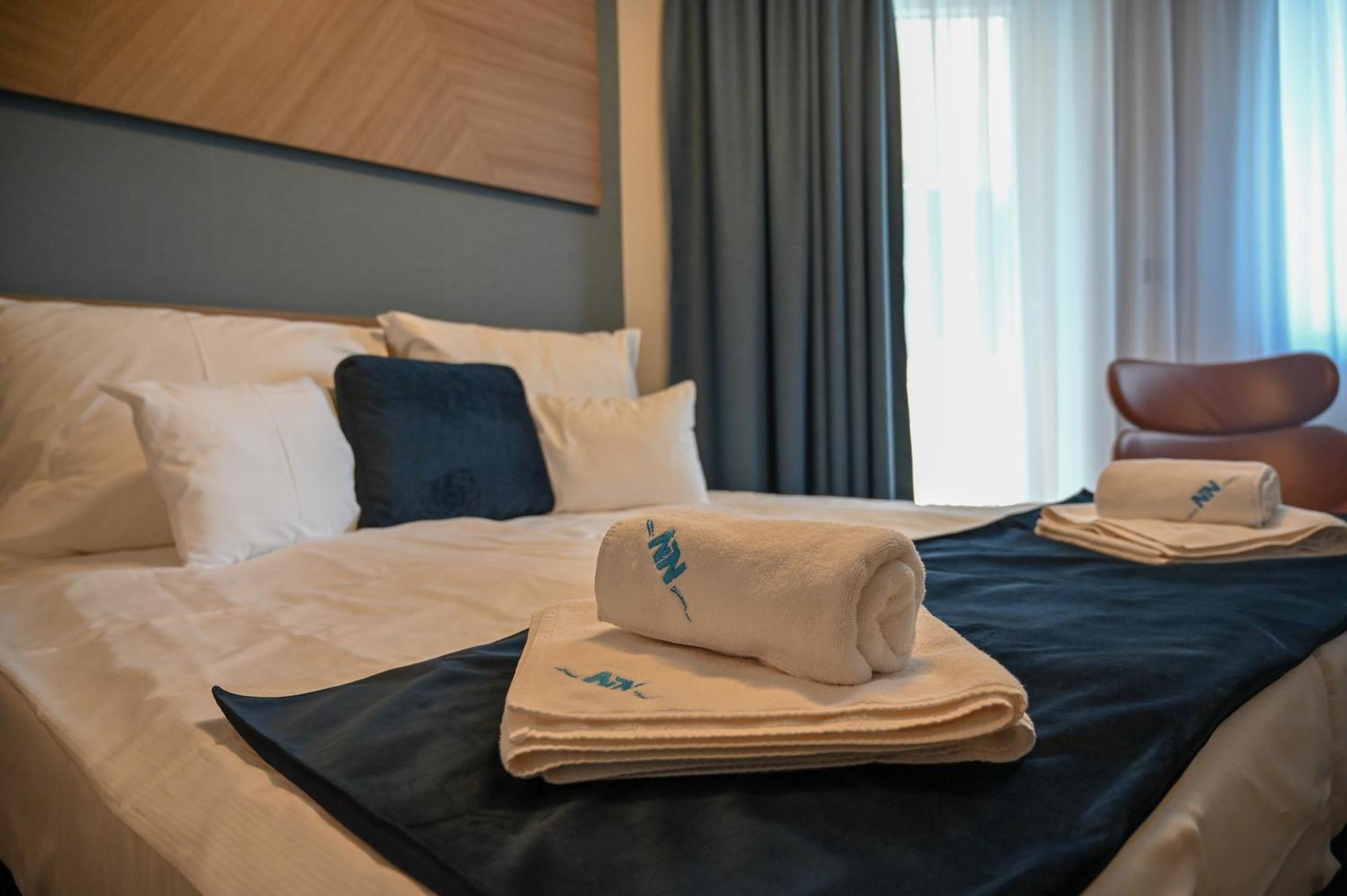 Nn Boutique Hotel Tiszaújváros Exteriér fotografie