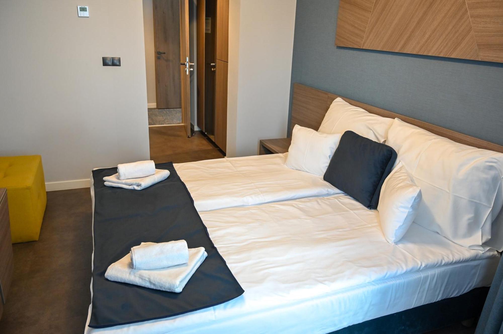 Nn Boutique Hotel Tiszaújváros Exteriér fotografie