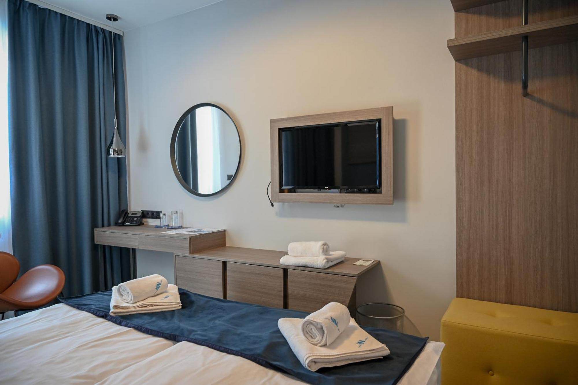 Nn Boutique Hotel Tiszaújváros Exteriér fotografie