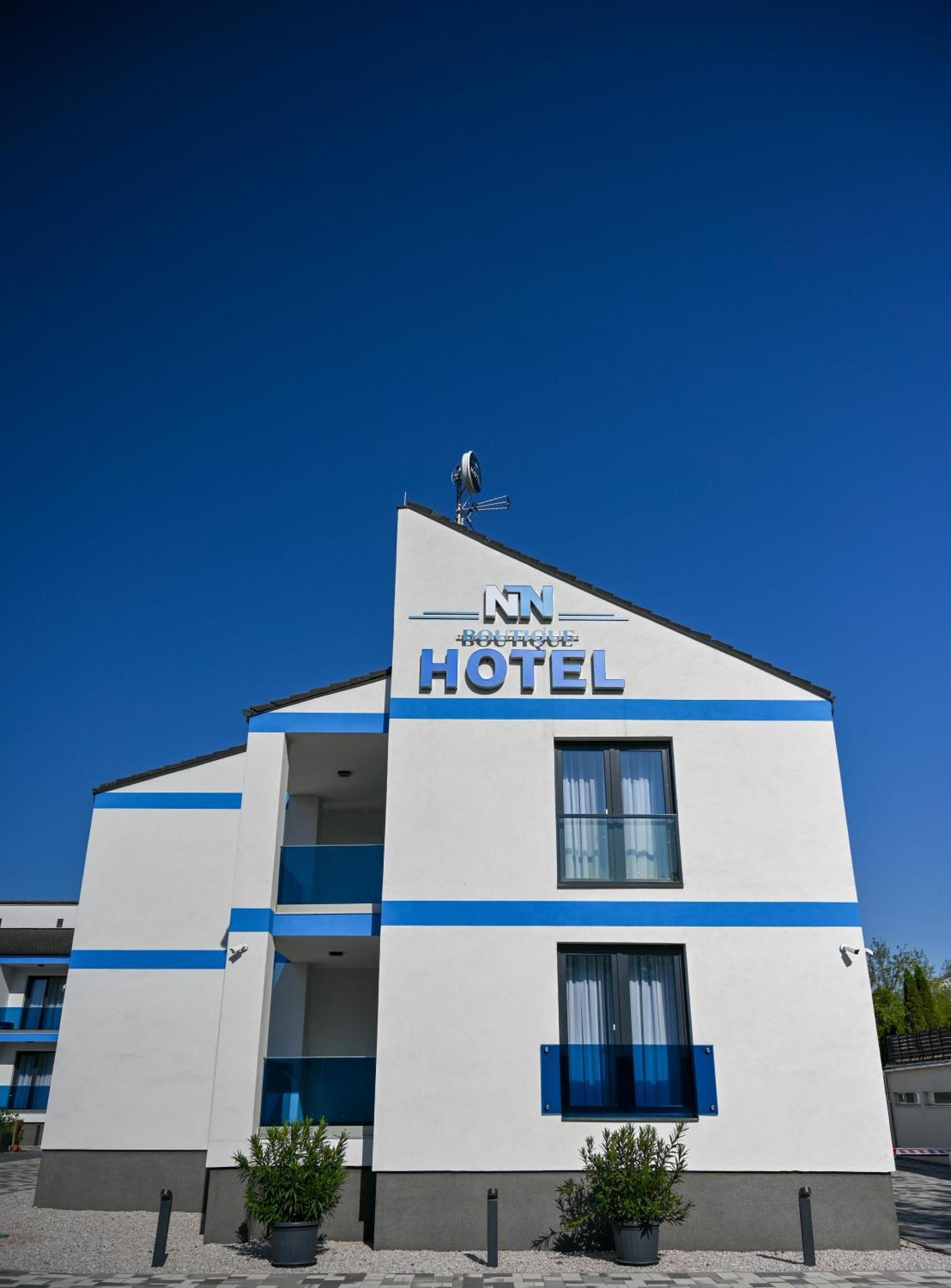 Nn Boutique Hotel Tiszaújváros Exteriér fotografie